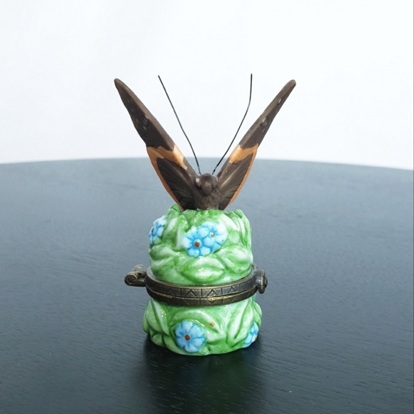 *Last Chance* Red Admiral Butterfly Porcelain Hinged Box PHB MidwestTrinket - Picture 5 of 12